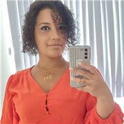 Professora de Biologia com didática adequada ao aluno